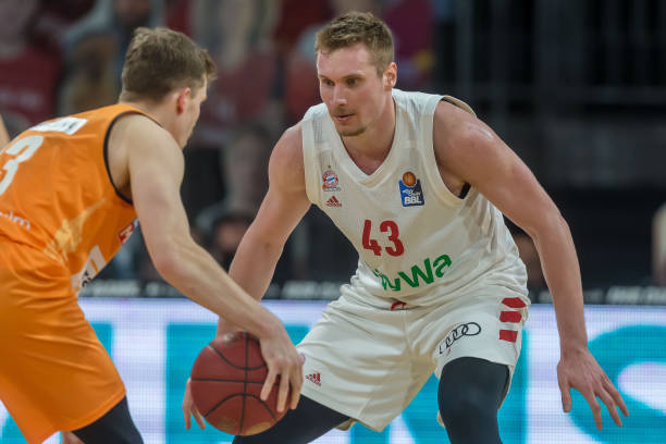 多年轻的法 多年轻的法